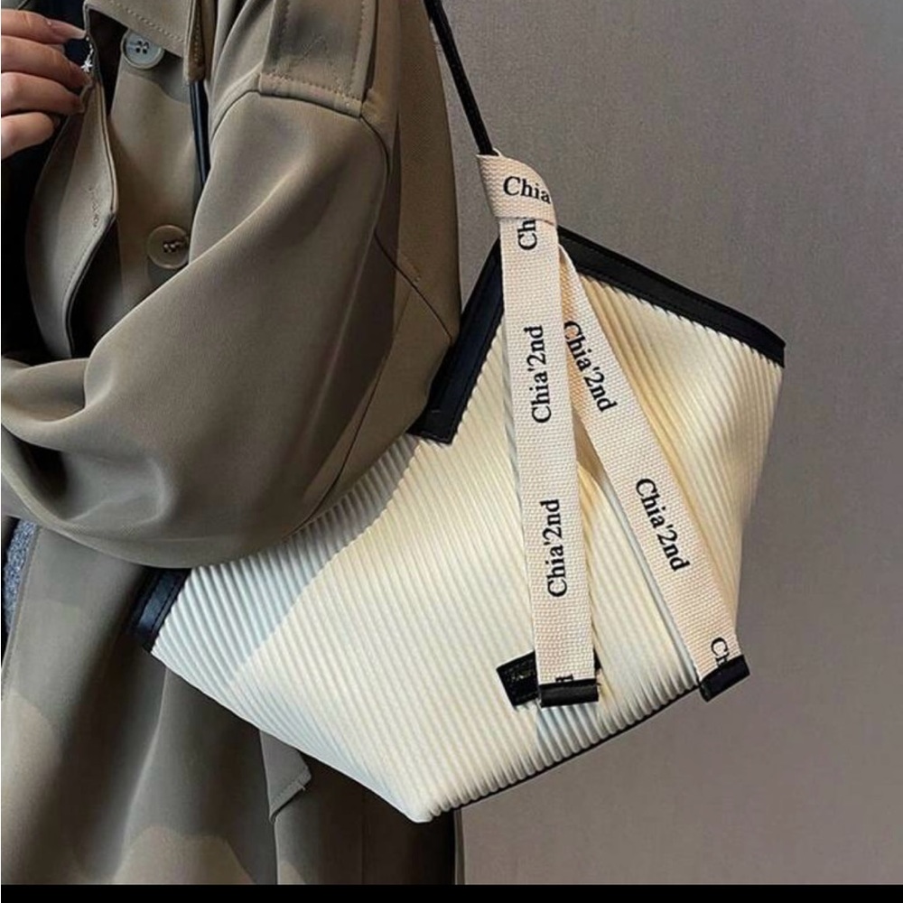 Cream and Black Women's Shoulder Bag - Picture 4 of 8